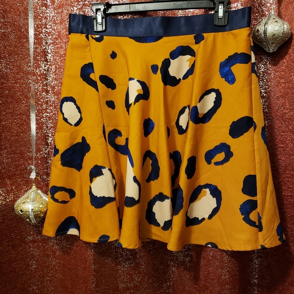 Women's skirt - Picture 1 of 2